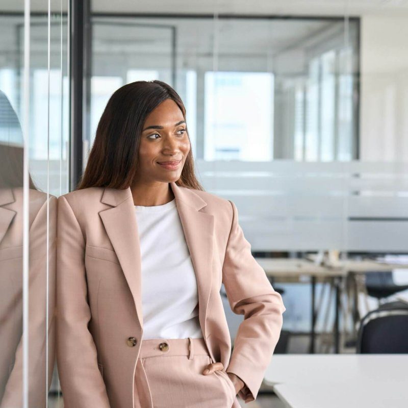 confident-young-business-woman-standing-in-office-looking-away-portrait--qw26g3xifzius2o3samf0mkotzx9jjr3zk1i2mc5z4